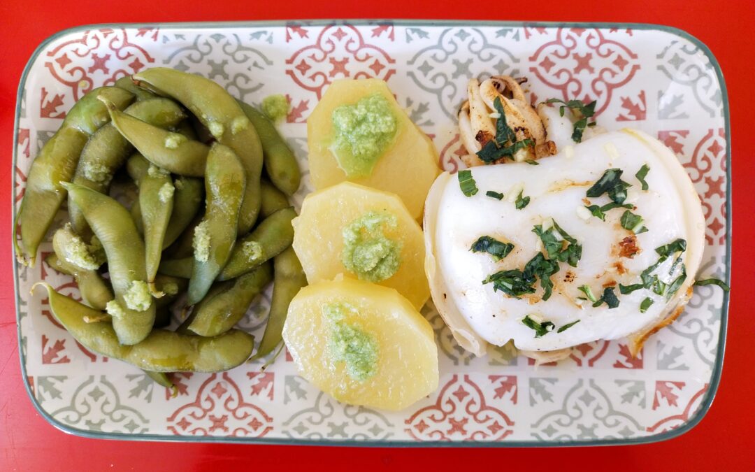 Edamame y sepia a la plancha con chutney de cilantro y coco-Comida