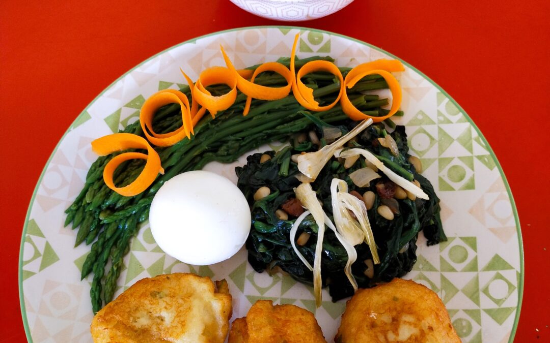 Espinacas con huevo poché, buñuelos de bacalao y espárragos silvestres con salsa verde de aguacates-Comida