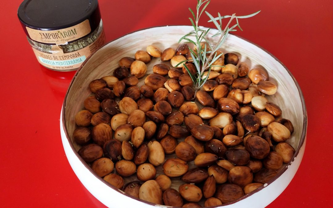 Almendras tostadas con sal de hierbas aromáticas